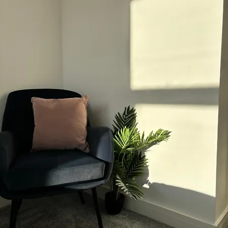 Apartment Apt, Free Parking, Business, Couples & Families