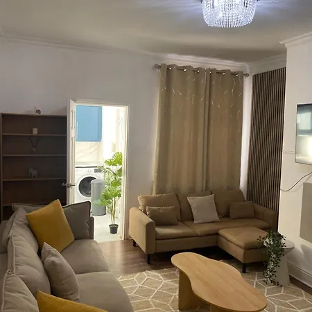 Modern Townhouse-free Parking-games Room-fast W-ifi Tatil Evi Manchester
