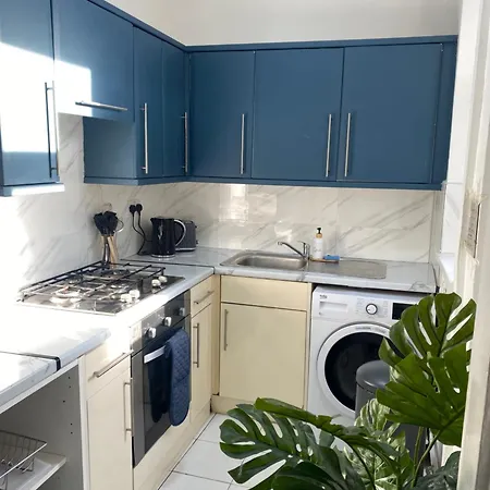 Holiday home Modern Townhouse-free Parking-games Room-fast W-ifi