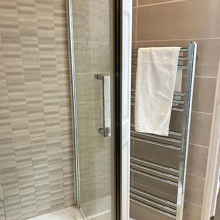 Casa de Férias Charming Victorian Retreat 4br House In