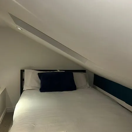 Charming Victorian Retreat 4br House In *