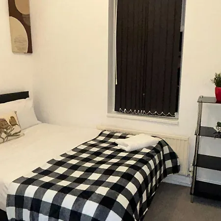 Charming Victorian Retreat 4br House In בית נופש