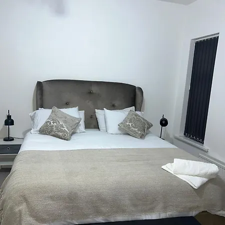 בית נופש Charming Victorian Retreat 4br House In מנצ'סטר