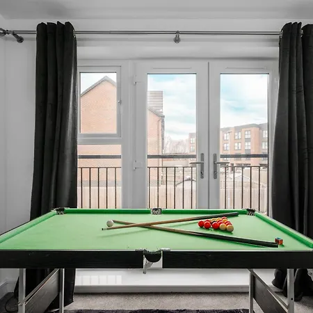Luxury 5 Bed Near Etihad And Coop Live Holiday home Manchester