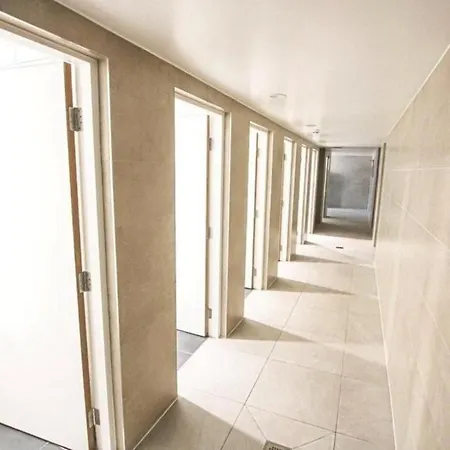 View 2 King Ensuites Gym Apartment *