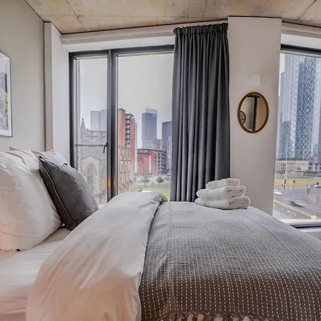 Tranquil Luxury Suite I 2Br I City Views I Sleeps 4