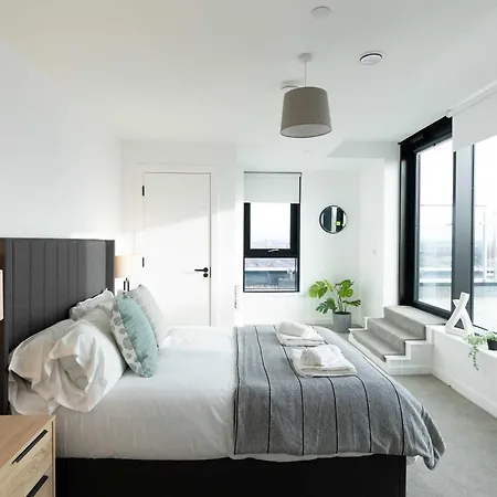 Stunning Old Trafford 2 Bed Penthouse W Terrace *