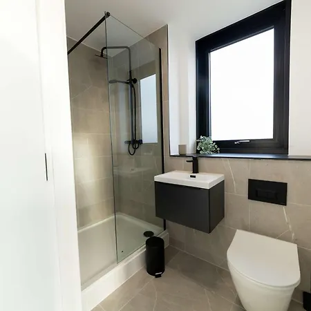 Stunning Old Trafford 2 Bed Penthouse W Terrace Manchester