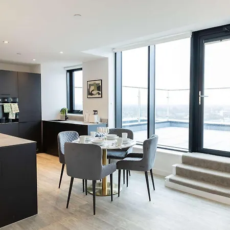 Stunning Old Trafford 2 Bed Penthouse W Terrace * Manchester