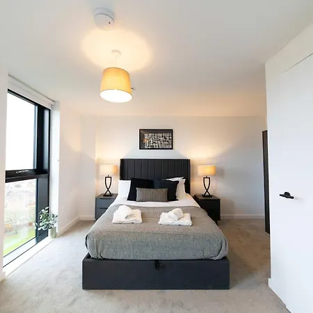 Stunning Old Trafford 2 Bed Penthouse W Terrace Apartment