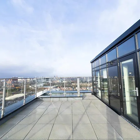 Stunning Old Trafford 2 Bed Penthouse W Terrace * Manchester