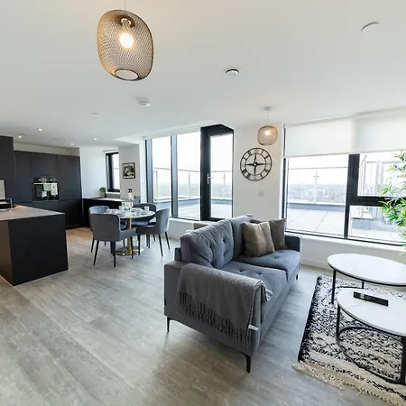 Stunning Old Trafford 2 Bed Penthouse W Terrace