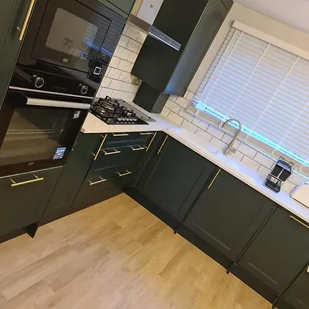 Stylish 5 Mins To Center *