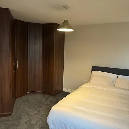 Stylish 5 Mins To Center *