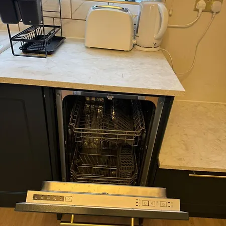Stylish 5 Mins To Center Holiday home Manchester