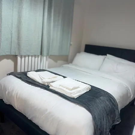 Stylish 5 Mins To Center *