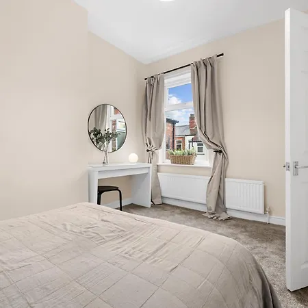 Casa de Férias Blissful Breaks Near Old Trafford Stadium