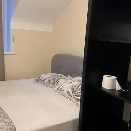 Komegloba Mega Room, Moston Station *