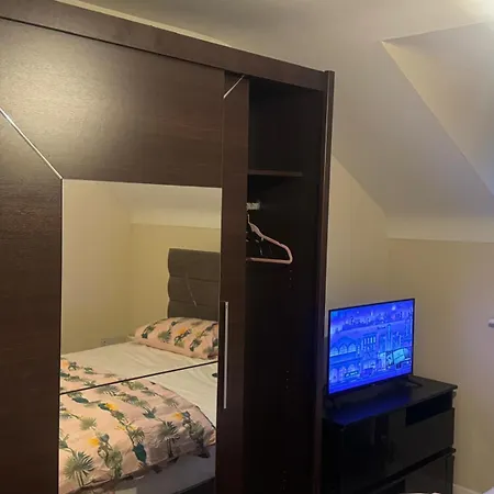 Komegloba Mega Room, Moston Station Апартаменты Манчестер