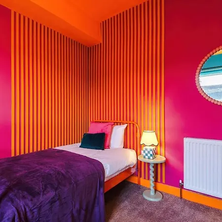 6-bed Funky Getaway Unique Vibes Hébergement de vacances