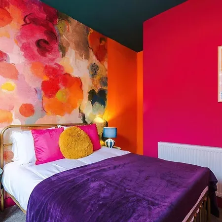 6-bed Funky Getaway Unique Vibes