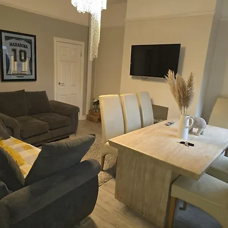 Tomelle * Manchester