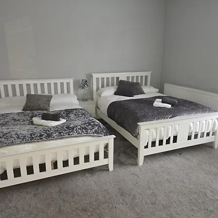 Tatil Evi Tomelle Luxury -5 Beds-near Etihad Stadium- Coop Live-high Speed Wifi & Free Parking *