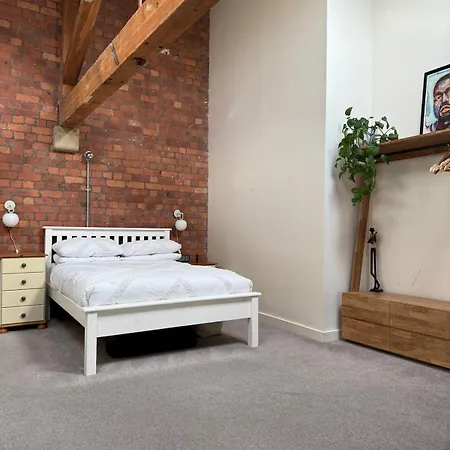 Lovely 2-bed Loft In Centre *
