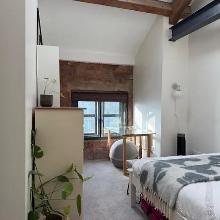 Lovely 2-bed Loft In Centre 公寓