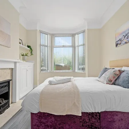 Luxury 4-bed Perfect For Contractors & Families W Free Parking