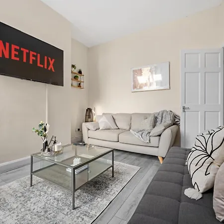 4-bed Perfect For Contractors & Families W Free Parking *