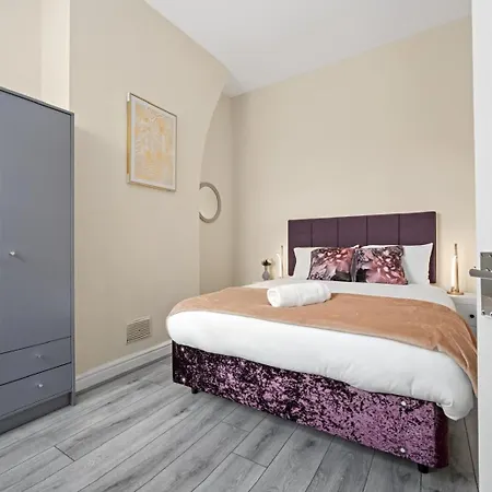 Luxury 4-bed Perfect For Contractors & Families W Free Parking * Manchester