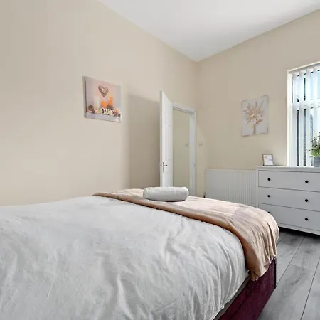 4-bed Perfect For Contractors & Families W Free Parking