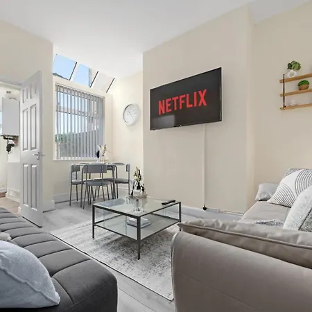 4-bed Perfect For Contractors & Families W Free Parking Ferienhaus Manchester
