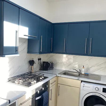 Holiday home Spacious 2-bed Near Etihad-games Room-free Parking *