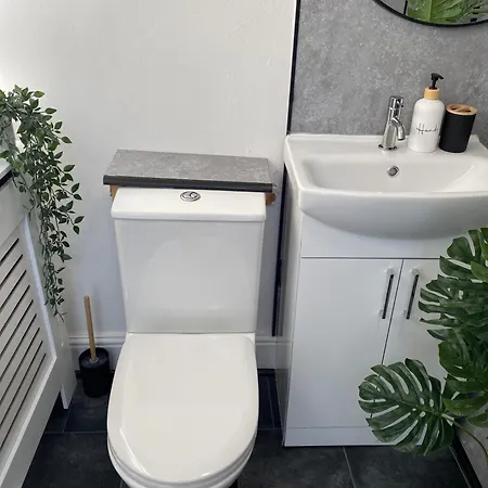 別荘 Traditonal House - Etihad -games Room-free Parking マンチェスター