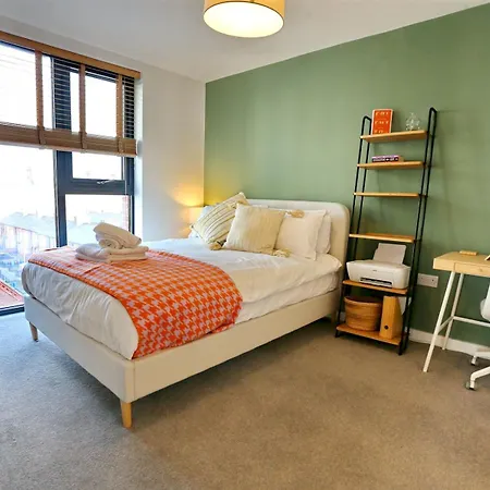 Pass The Keys Northern Qtr Corner Flat With Balcony Views Manchester