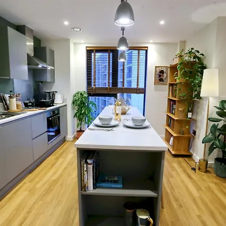 Lejlighed Pass The Keys Northern Qtr Corner Flat With Balcony Views