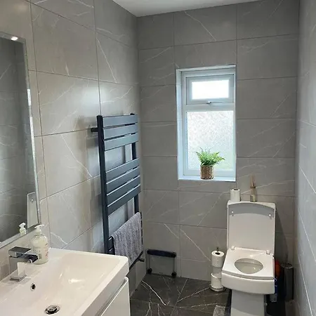 Entire In Audenshaw - Tomelle Mánchester