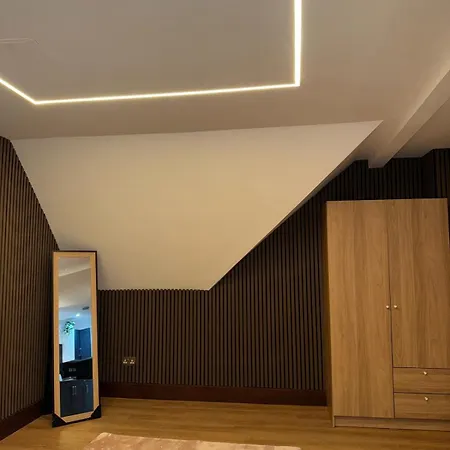 M16 Deluxe - 4 Apartament