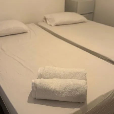 Tan House Bed & Breakfast *