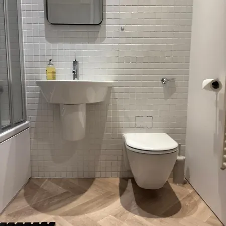 Centre Rooftop With Free Secure Parking *