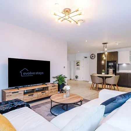 Free Parking, Centre 3bed Apartment, Balcony With Amazing Views, Sleeps 6 * Manchester