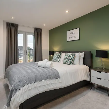 Spacious Modern 2 Bedroom Old Trafford & Free Parking *