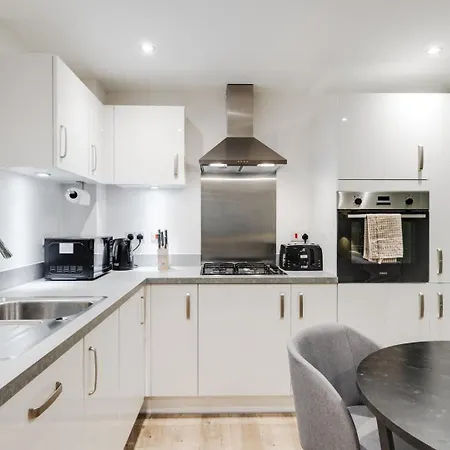 Spacious Modern 2 Bedroom Old Trafford & Free Parking Manchester