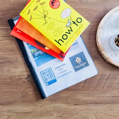 Cozy 3-Bed Retreat Near Manchester Airport Ideal For Families & Groups