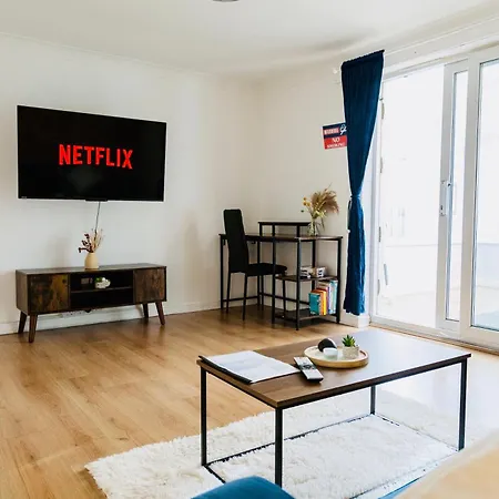 Prázdninový dům Comfy 3 Bed House By Airport, Perfect For Groups & Families Manchester