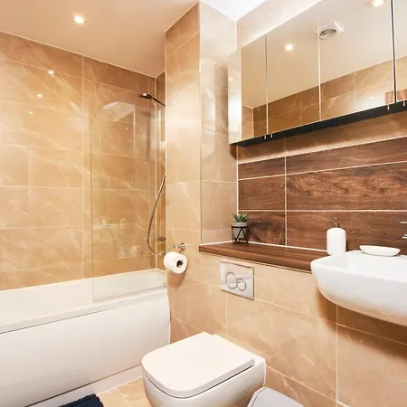 5-bed House - Perfect For Groups & Families