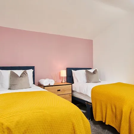 Apartment Huge Modern 5br - Perfect For Long Stays! *