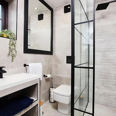 Lovely 3br House - Free Parking - Long Welcome! *